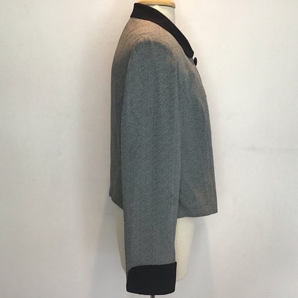 Talbots Vintage 80’s black/white herringbone cropped four button jacket.Size 14. - Picture 4 of 9